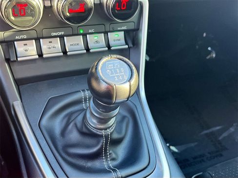 Used 2023 Toyota GR86 Premium w/ ALL Weather Mat Package (TMS) image 16