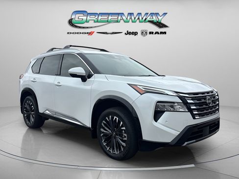 Used 2025 Nissan Rogue Platinum image 1