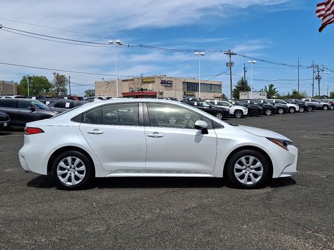 Certified 2022 Toyota Corolla LE image 8