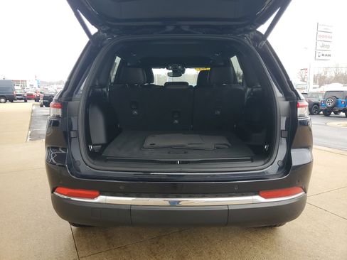 Used 2024 Jeep Grand Cherokee Limited image 24