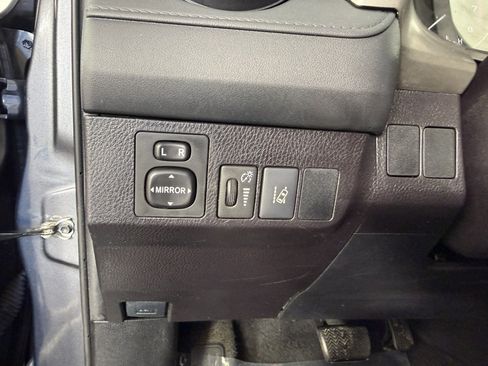 Used 2018 Toyota RAV4 LE w/ All Weather Liner Package FWD image 20