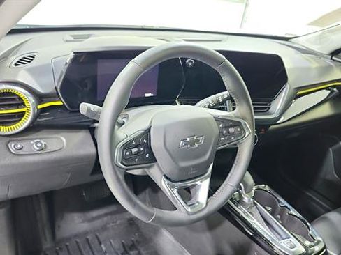 Used 2025 Chevrolet Trax ACTIV w/ Sunroof Package FWD image 20