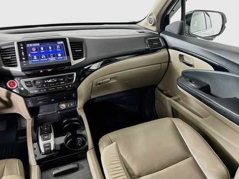 Used 2017 Honda Pilot Touring image 20