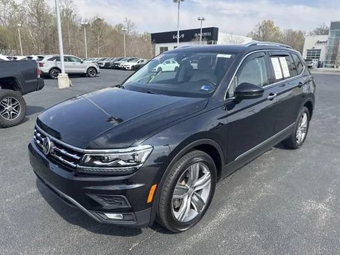 Used 2019 Volkswagen Tiguan SEL Premium w/ 3rd Row Seat Package AWD/4WD image 3