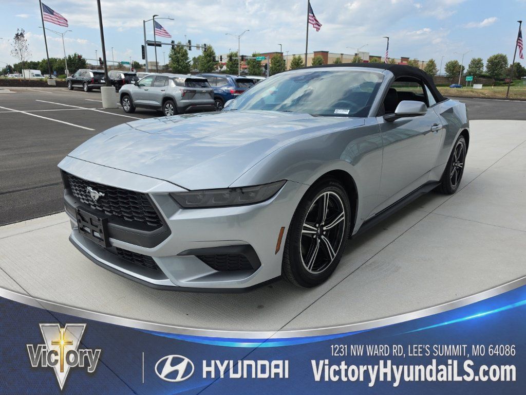 Used 2025 Ford Mustang Premium RWD image 1