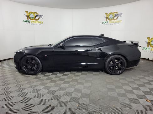 Used 2016 Chevrolet Camaro SS image 2