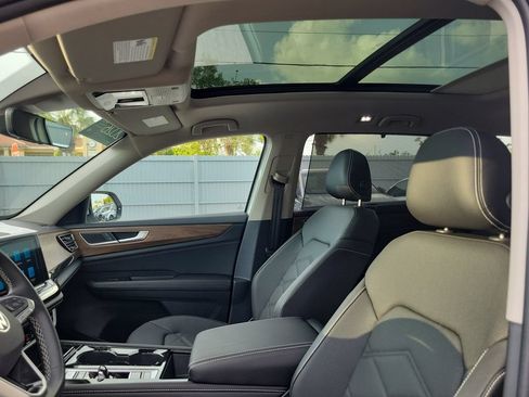 Certified 2026 Volkswagen Atlas SE FWD image 24