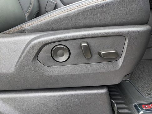 Used 2025 GMC Sierra 2500 AT4 image 52