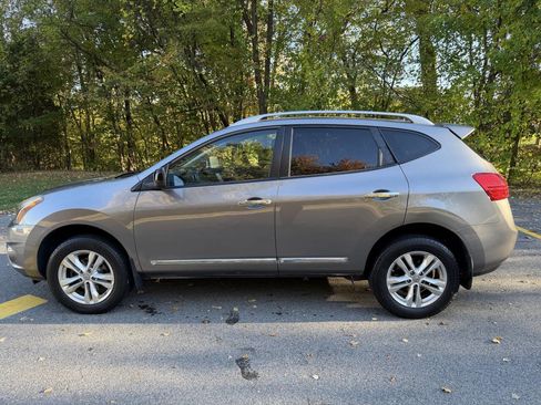 Used 2015 Nissan Rogue S w/ Convenience Package image 3