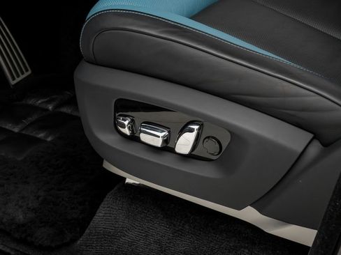 Used 2022 Rolls-Royce Cullinan w/ Cullinan Package AWD/4WD image 39