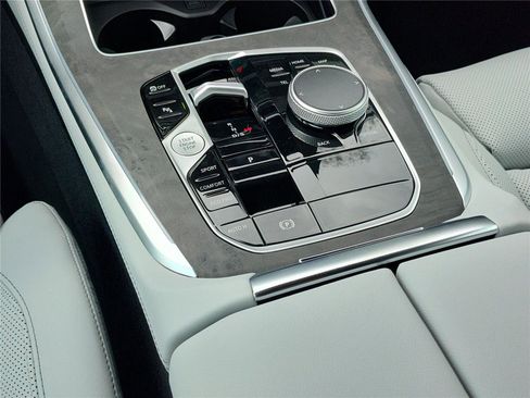 New 2026 BMW X5 xDrive40i AWD/4WD image 10