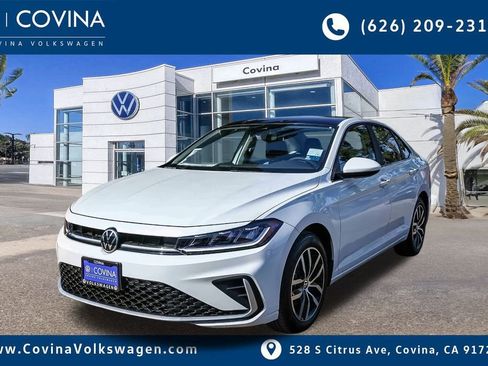 New 2026 Volkswagen Jetta SE image 3