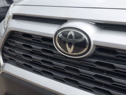 Used 2020 Toyota RAV4 XLE FWD image 23