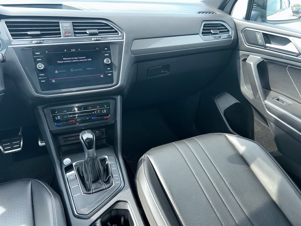 Used 2022 Volkswagen Tiguan SE R-Line FWD image 7
