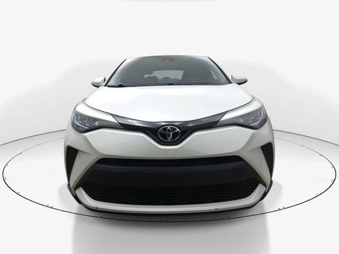 Used 2021 Toyota C-HR XLE FWD image 12