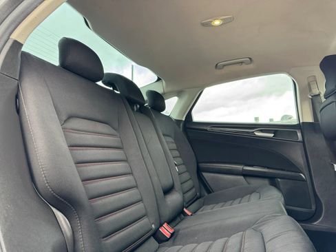 Used 2016 Ford Fusion SE FWD image 28