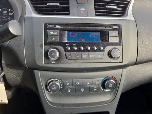 Used 2016 Nissan Sentra S image 17