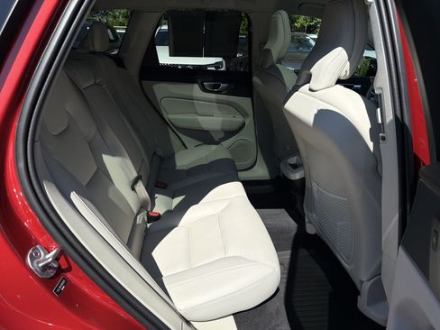 Certified 2024 Volvo XC60 B5 Core w/ Protection Package AWD/4WD image 34