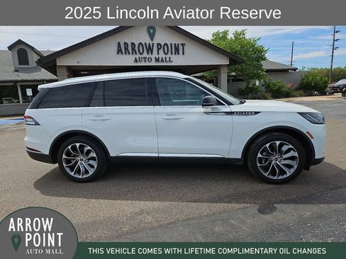 Used 2025 Lincoln Aviator Reserve w/ Luxury Package AWD/4WD image 13
