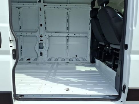 Used 2025 RAM ProMaster 3500 w/ Convenience Group image 12