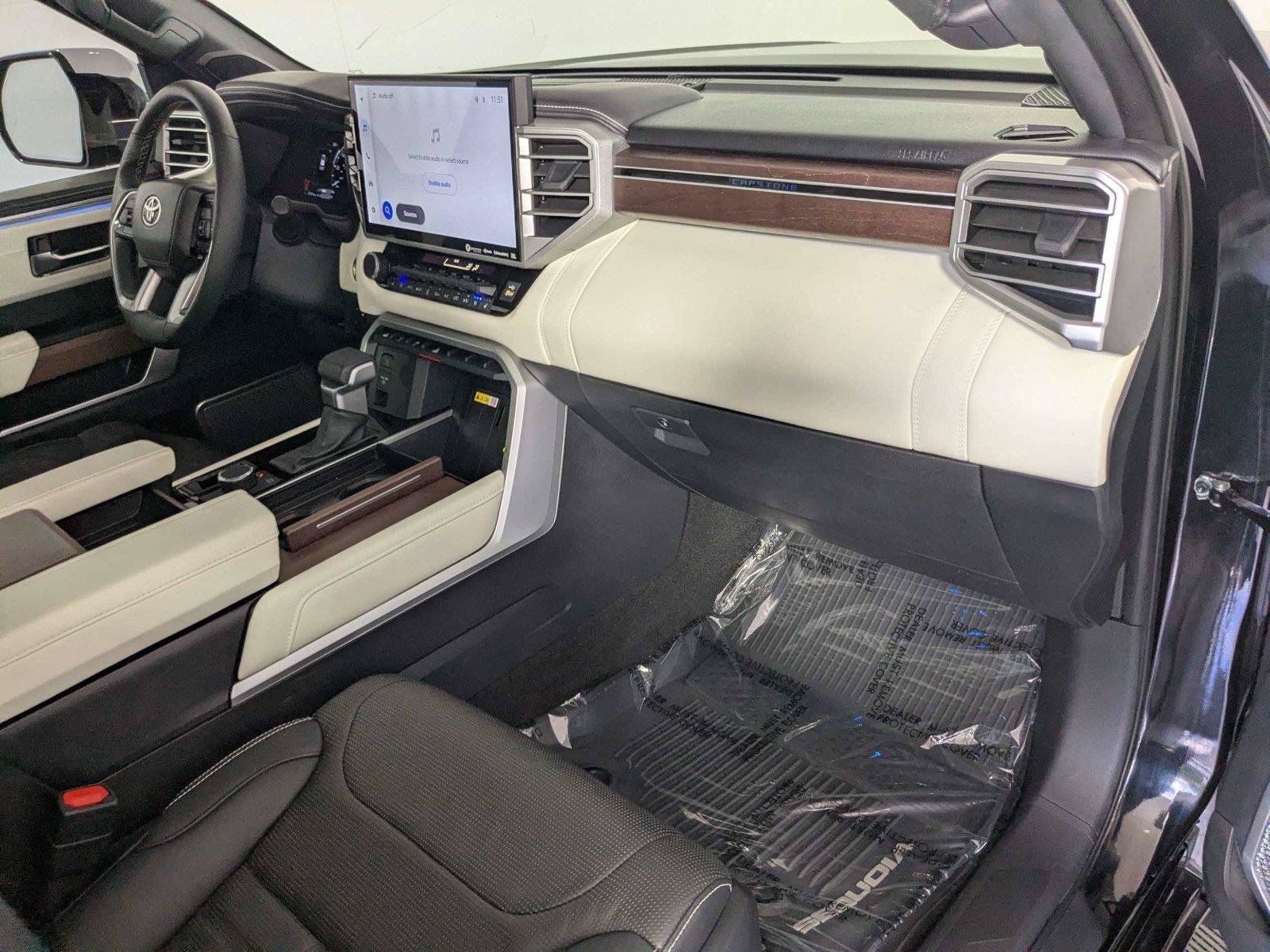 Used 2023 Toyota Sequoia Capstone AWD/4WD image 31