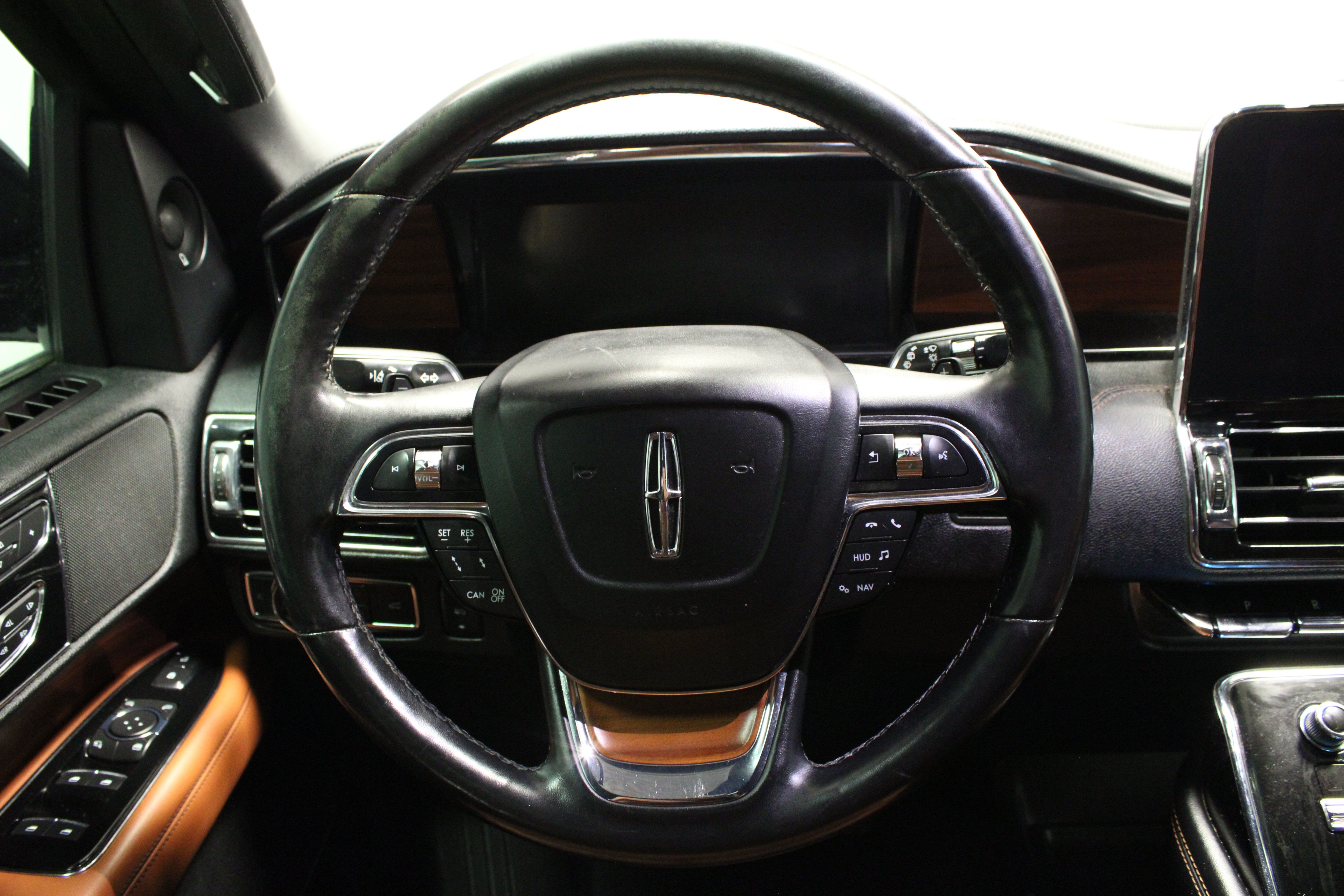 Used 2019 Lincoln Navigator L Reserve AWD/4WD image 26