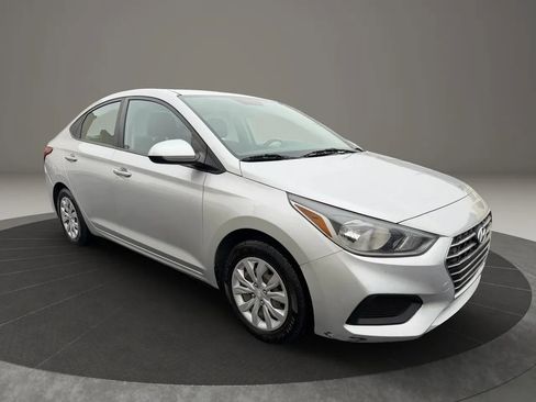 Used 2020 Hyundai Accent SE FWD image 3