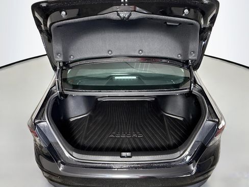 Used 2023 Honda Accord EX image 23