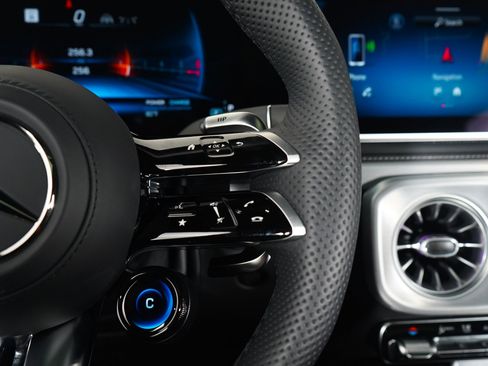 Used 2025 Mercedes-Benz G 63 AMG 4MATIC image 7