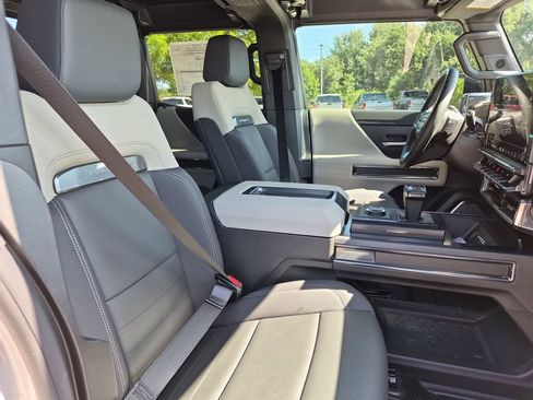 New 2026 GMC Hummer EV 4x4 Crew Cab w/ LPO, Dark Essentials Package image 37