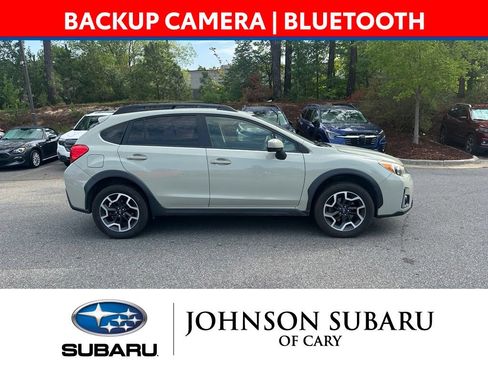 Used 2017 Subaru Crosstrek 2.0i Premium AWD/4WD image 3