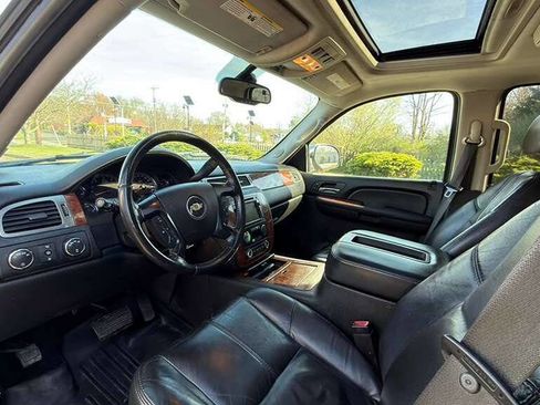 Used 2007 Chevrolet Tahoe LTZ w/ LTZ Preferred Equipment Group AWD/4WD image 11