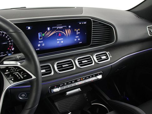 Used 2025 Mercedes-Benz GLE 450e 4MATIC image 13