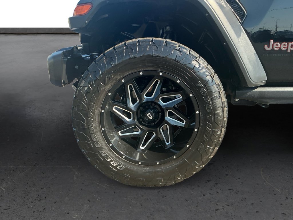 Used 2024 Jeep Gladiator Mojave AWD/4WD image 13