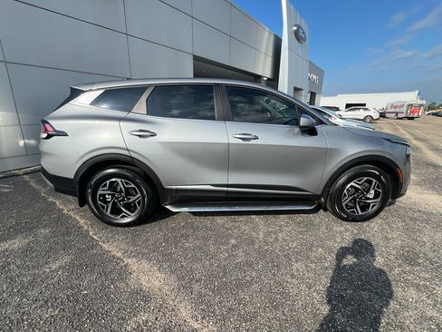 Used 2023 Kia Sportage LX AWD/4WD image 10