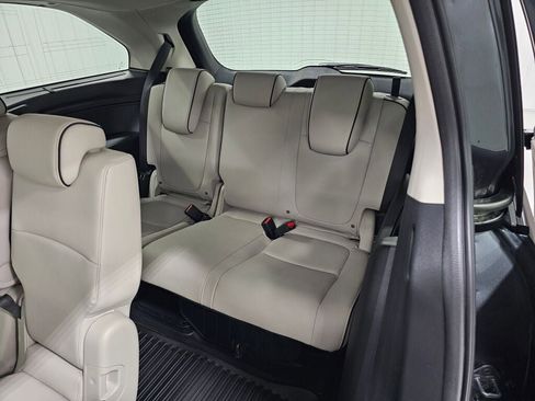 New 2026 Honda Odyssey Touring image 4