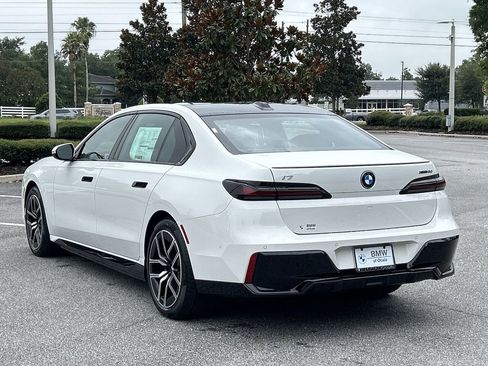 New 2025 BMW i7 xDrive60 image 11