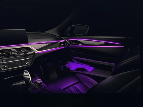 Used 2021 BMW M550i xDrive w/ Premium Package image 24