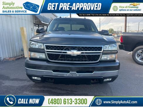 Used 2005 Chevrolet Silverado 2500 LT w/ Heavy-Duty Power Package RWD image 5