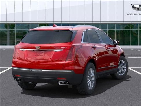 New 2025 Cadillac XT5 Luxury image 4