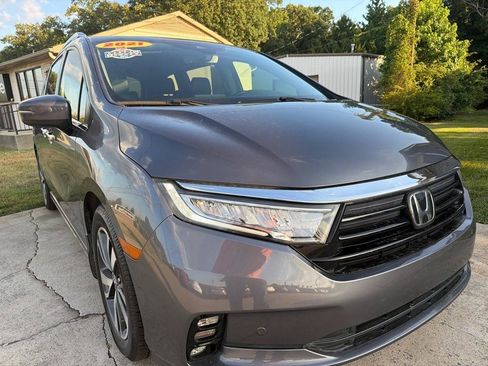 Used 2021 Honda Odyssey Touring image 2