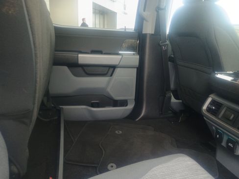 Certified 2022 Ford F150 XLT w/ Equipment Group 302A High image 11