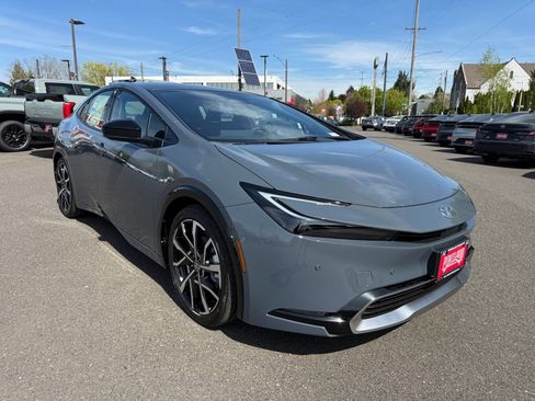 New 2026 Toyota Prius Plug-In Hybrid image 2