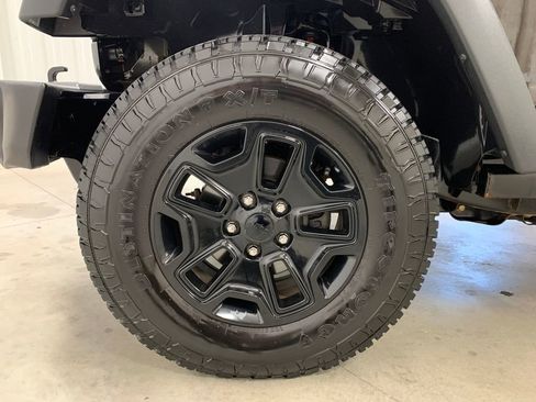 Used 2016 Jeep Wrangler Unlimited Sport AWD/4WD image 2