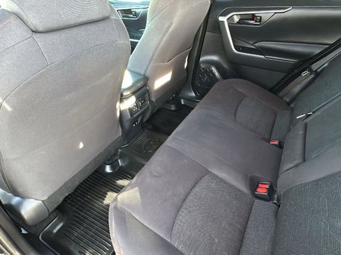 Certified 2021 Toyota RAV4 SE image 24