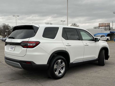 New 2025 Honda Pilot EX-L image 3