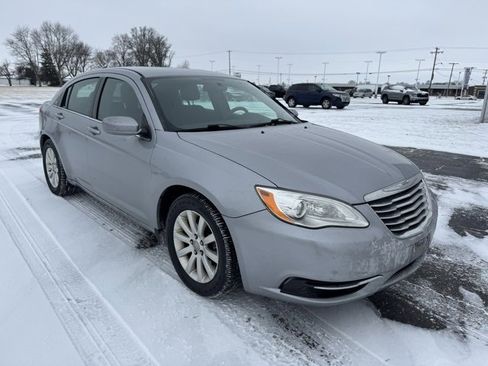 Used 2014 Chrysler 200 Touring w/ Cold Weather Group image 3