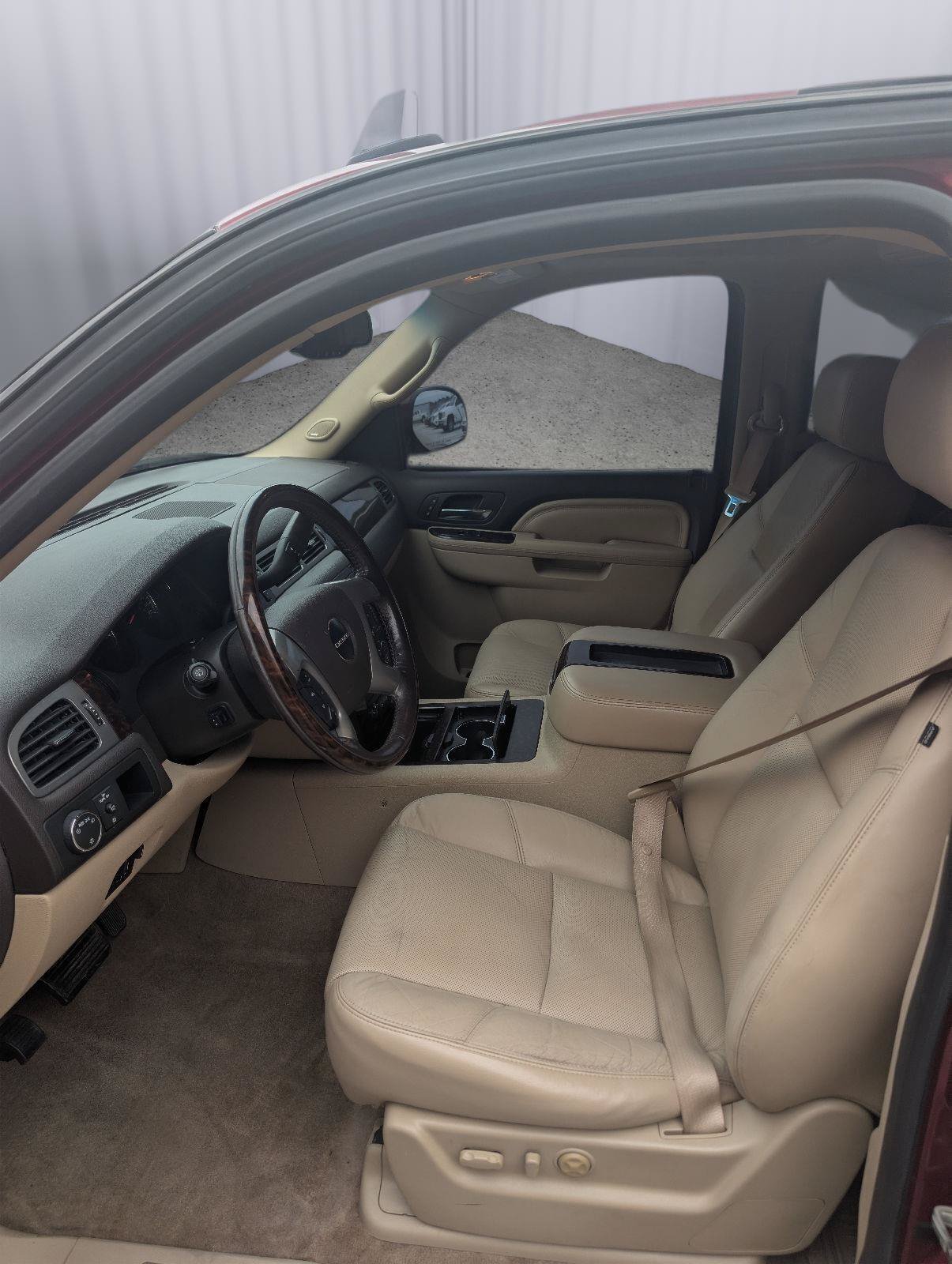 Used 2011 GMC Yukon XL Denali AWD/4WD image 22