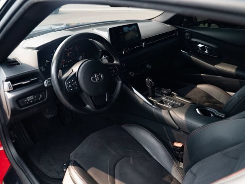 Used 2021 Toyota Supra w/ Safety & Technology Package RWD image 9