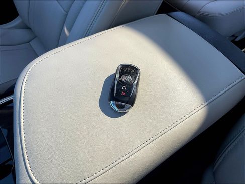 Used 2020 Buick Enclave Premium w/ Sun and Sites Package FWD image 35